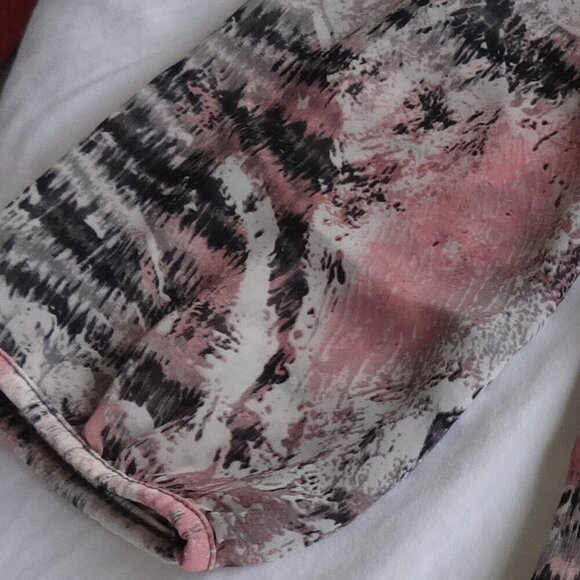 EBADA women's top/dress size L, poly with stretch, cream, black and peach print - Picture 13 of 14